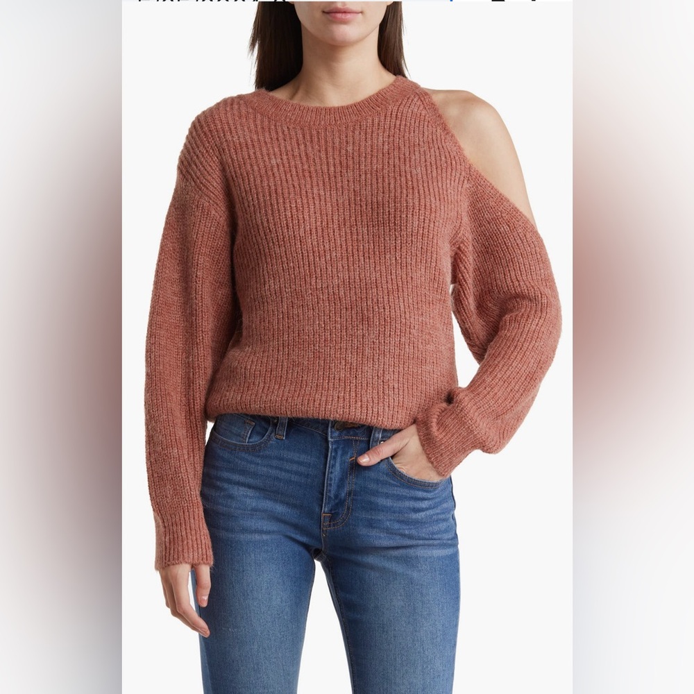 Vigoss | Cutout Shoulder Pullover Sweater | M